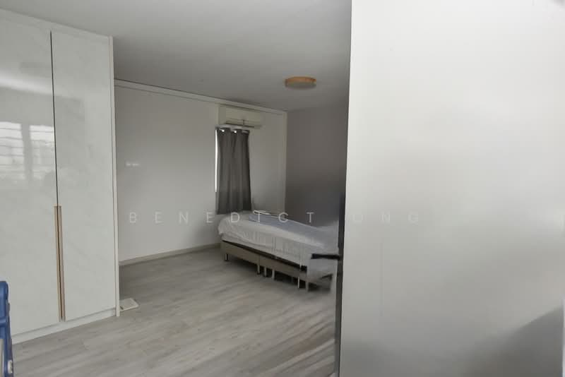 20 Jalan Membina, 20 Jalan Membina, 2 Bedrooms, 968 sqft, HDB Flat For Rent, by Benedict Ong, 500222568 - Master Bedroom - PropertyGuru.com.sg