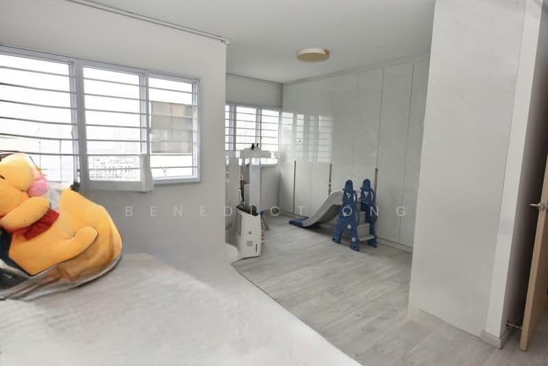 20 Jalan Membina, 20 Jalan Membina, 2 Bedrooms, 968 sqft, HDB Flat For Rent, by Benedict Ong, 500222568 - Master Bedroom - PropertyGuru.com.sg