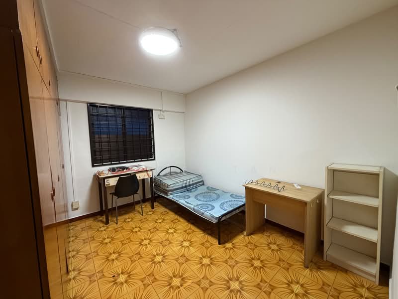 362 Clementi Avenue 2, 362 Clementi Avenue 2, 2 Bedrooms, 721 sqft, HDB Flat For Rent, by Dexter Tan, 500222571 - Bedroom - PropertyGuru.com.sg