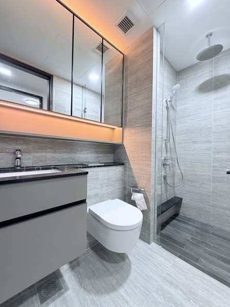 The Commodore, 59 Canberra Drive, 4 Bedrooms, 1,184 sqft, Condominium For Rent, by Joseph Ng 黄德顺, 500222583 - Bathroom - PropertyGuru.com.sg