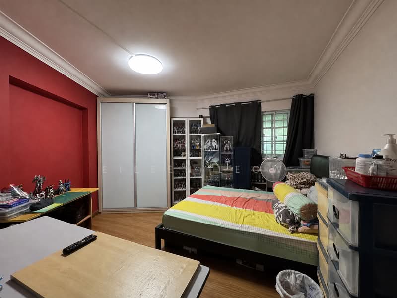 543 Jurong West Street 42, 543 Jurong West Street 42, 3 Bedrooms, 1,205 sqft, HDB Flat For Sale, by Eileen Leow, 500222585 - Bedroom - PropertyGuru.com.sg