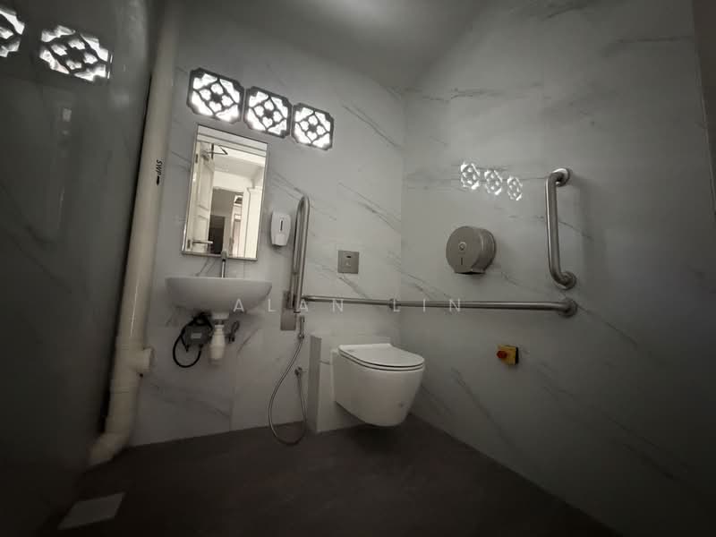 Rowell Road F&B Shophouse, Rowell Road, Farrer Park / Serangoon Rd, 1,100 sqft, Food & Beverage For Rent, by Alan Lin, 500222587 - Bathroom - CommercialGuru.com.sg