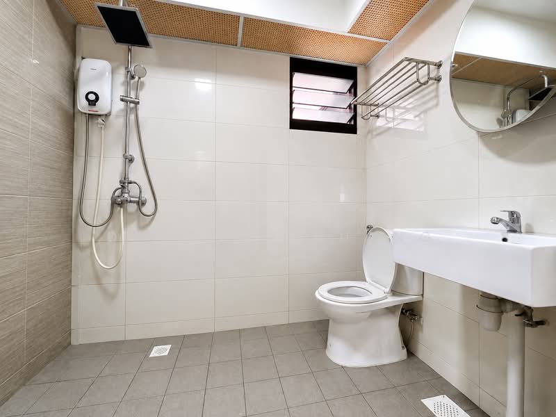 132A Canberra Crescent, 132A Canberra Crescent, 3 Bedrooms, 1,001 sqft, HDB Flat For Sale, by Donaven Huang, 500222588 - Bathroom - PropertyGuru.com.sg