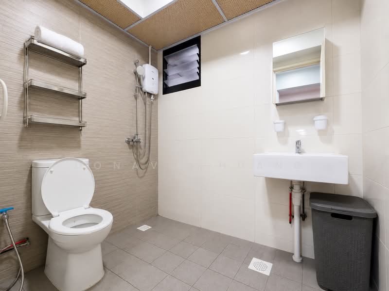 132A Canberra Crescent, 132A Canberra Crescent, 3 Bedrooms, 1,001 sqft, HDB Flat For Sale, by Donaven Huang, 500222588 - Bathroom - PropertyGuru.com.sg