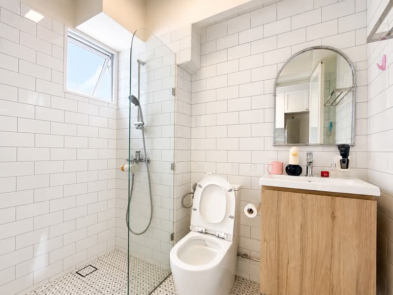 75B Redhill Road, 75B Redhill Road, 3 Bedrooms, 1,076 sqft, HDB Flat For Sale, by Jason Ng, 500222592 - Bathroom - PropertyGuru.com.sg