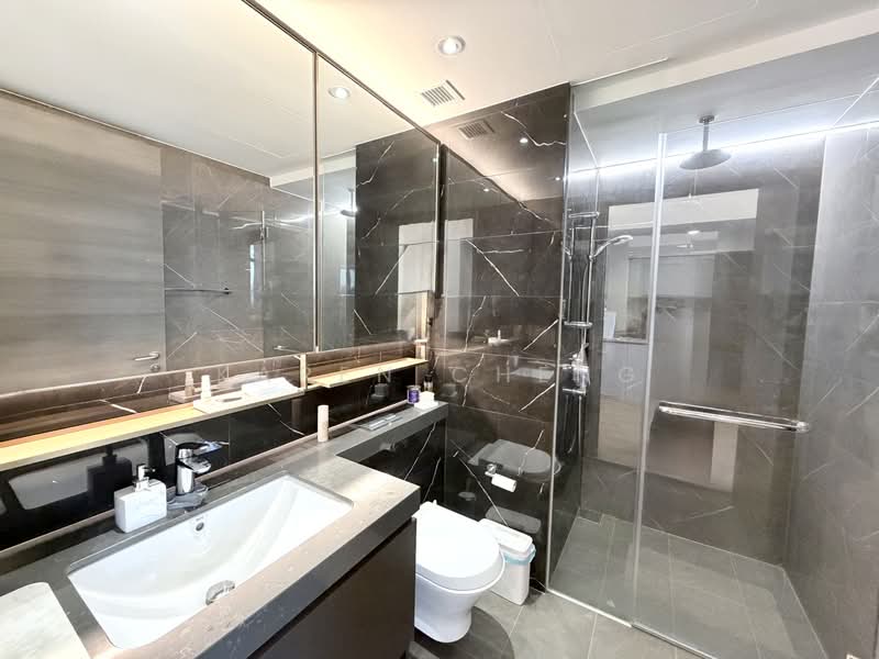 The Florence Residences, 93 Hougang Avenue 2, 2 Bedrooms, 797 sqft, Condominium For Sale, by Karen Cheng, 500222594 - Bathroom - PropertyGuru.com.sg