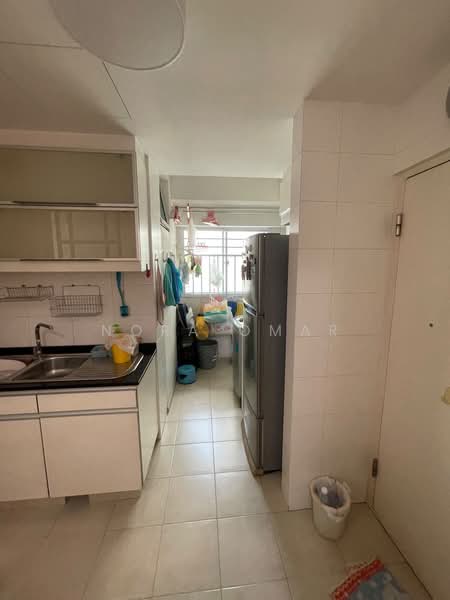 Cote D'Azur, 60 Marine Parade Road, 3 Bedrooms, 1,304 sqft, Condominium For Rent, by Nora Omar, 500222603 - Kitchen - PropertyGuru.com.sg