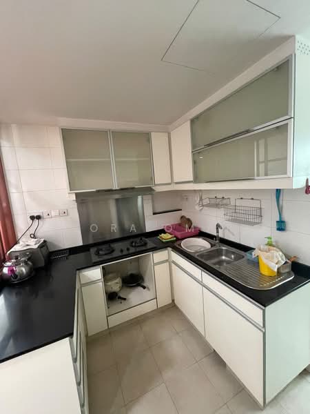 Cote D'Azur, 60 Marine Parade Road, 3 Bedrooms, 1,304 sqft, Condominium For Rent, by Nora Omar, 500222603 - Kitchen - PropertyGuru.com.sg