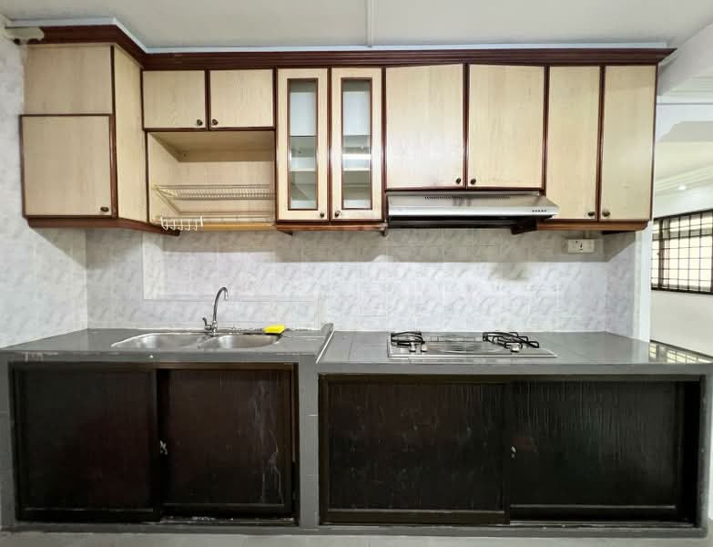 316 Tampines Street 33, 316 Tampines Street 33, 3 Bedrooms, 1,161 sqft, HDB Flat For Rent, by Irene Seah, 500222607 - Kitchen - PropertyGuru.com.sg