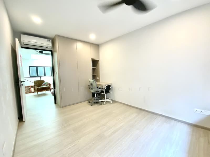 2 Spacious Common Room For Rent In Seletar Hills, District 28, , Room Rental, 160 sqft, Terraced House For Rent, by Milton Chee, 500222608 - Study - PropertyGuru.com.sg