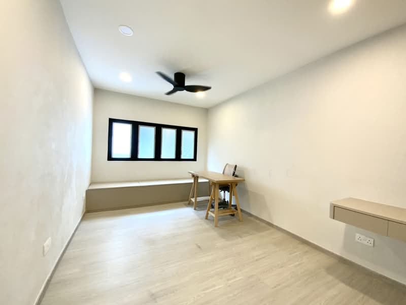 2 Spacious Common Room For Rent In Seletar Hills, District 28, , Room Rental, 160 sqft, Terraced House For Rent, by Milton Chee, 500222608 - Study - PropertyGuru.com.sg