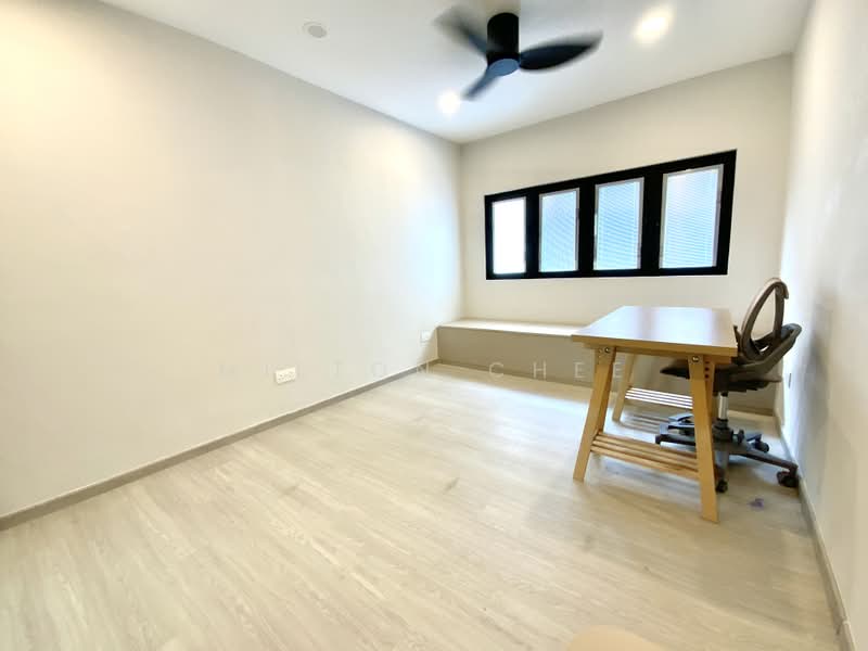2 Spacious Common Room For Rent In Seletar Hills, District 28, , Room Rental, 160 sqft, Terraced House For Rent, by Milton Chee, 500222608 - Study - PropertyGuru.com.sg