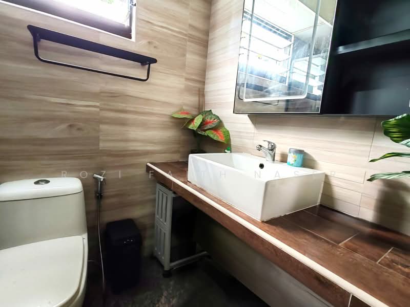 335C Yishun Riverwalk, 335C Yishun Street 31, 4 Bedrooms, 1,206 sqft, HDB Flat For Sale, by Rozi Faith Naser, 500222617 - Bathroom - PropertyGuru.com.sg