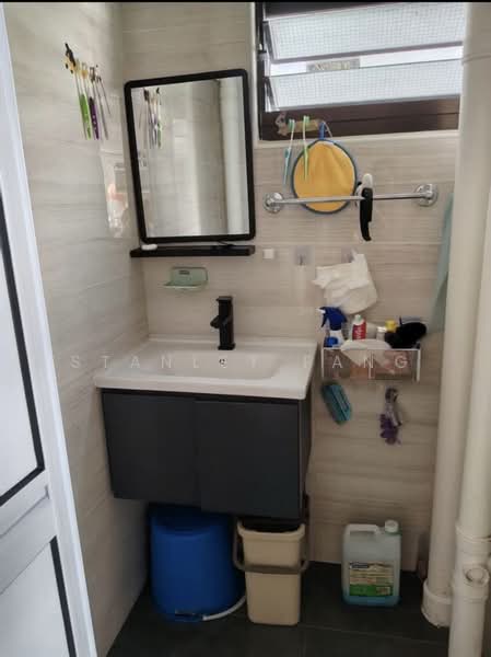 83 Lorong 2 Toa Payoh, 83 Lorong 2 Toa Payoh, Room Rental, 96 sqft, HDB Flat For Rent, by Stanley Fang, 500222623 - Bathroom - PropertyGuru.com.sg