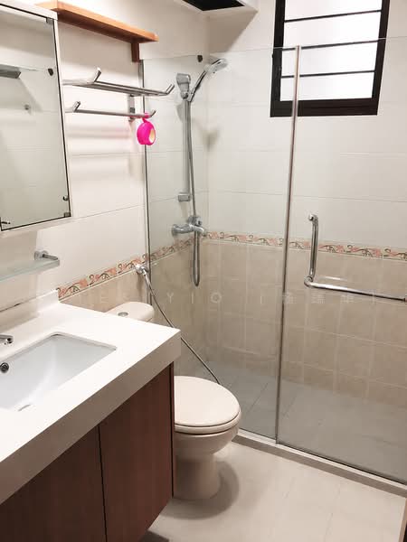 185 Bedok North Road, 185 Bedok North Road, 3 Bedrooms, 990 sqft, HDB Flat For Rent, by James Yio (杨瑞华), 500222630 - Bathroom - PropertyGuru.com.sg