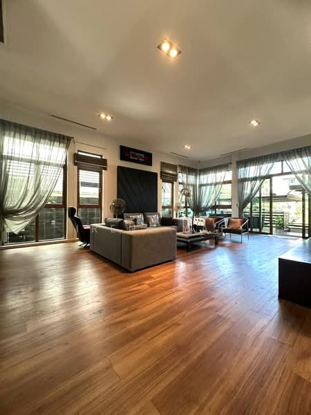 Rare Bungalow at Mountbatten - Goodman Vicinity, , 6 Bedrooms, 5,200 sqft, Bungalow House For Sale, by Irene Yap, 500222637 - Living Room - PropertyGuru.com.sg