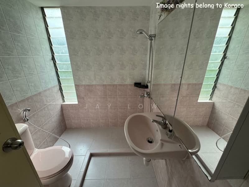 Pandan Valley, 1 Pandan Valley, Room Rental, 200 sqft, Condominium For Rent, by Jay Low, 500222643 - Bathroom - PropertyGuru.com.sg