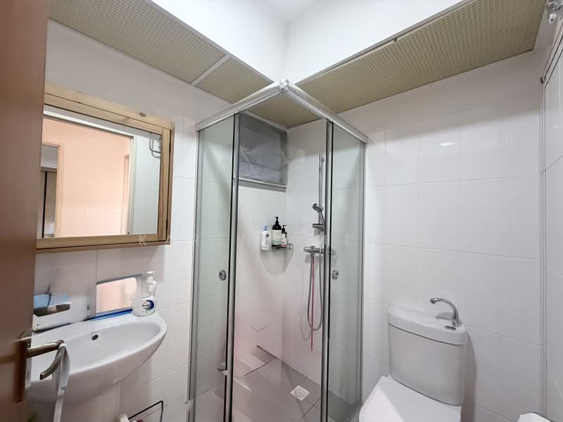 676C Yishun Ring Road, 676C Yishun Ring Road, 3 Bedrooms, 1,216 sqft, HDB Flat For Sale, by Karen Cheng, 500222647 - Bathroom - PropertyGuru.com.sg
