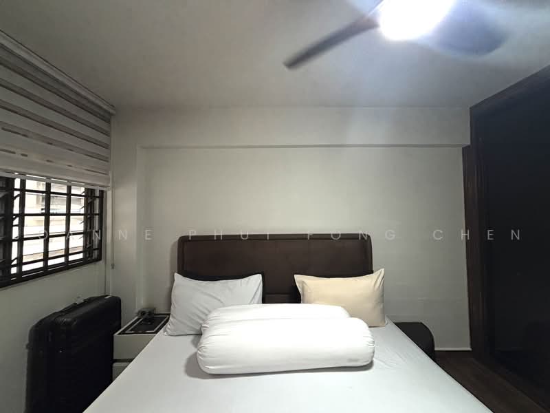 110 Lorong 1 Toa Payoh, 110 Lorong 1 Toa Payoh, 2 Bedrooms, 699 sqft, HDB Flat For Sale, by Joanne Phui Fong Chen, 500222663 - Bedroom - PropertyGuru.com.sg