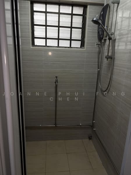 110 Lorong 1 Toa Payoh, 110 Lorong 1 Toa Payoh, 2 Bedrooms, 699 sqft, HDB Flat For Sale, by Joanne Phui Fong Chen, 500222663 - Bathroom - PropertyGuru.com.sg