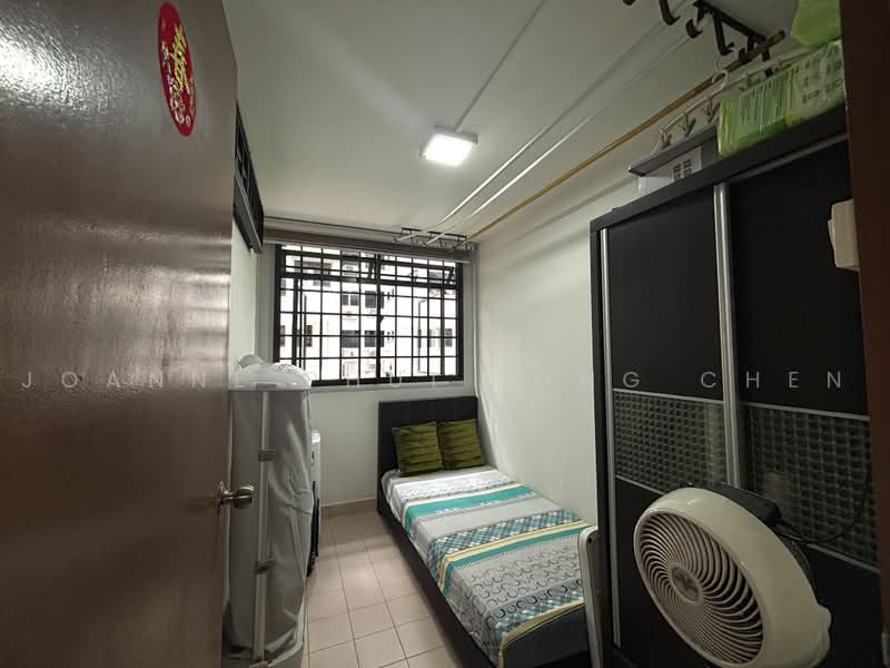 110 Lorong 1 Toa Payoh, 110 Lorong 1 Toa Payoh, 2 Bedrooms, 699 sqft, HDB Flat For Sale, by Joanne Phui Fong Chen, 500222663 - Bedroom - PropertyGuru.com.sg