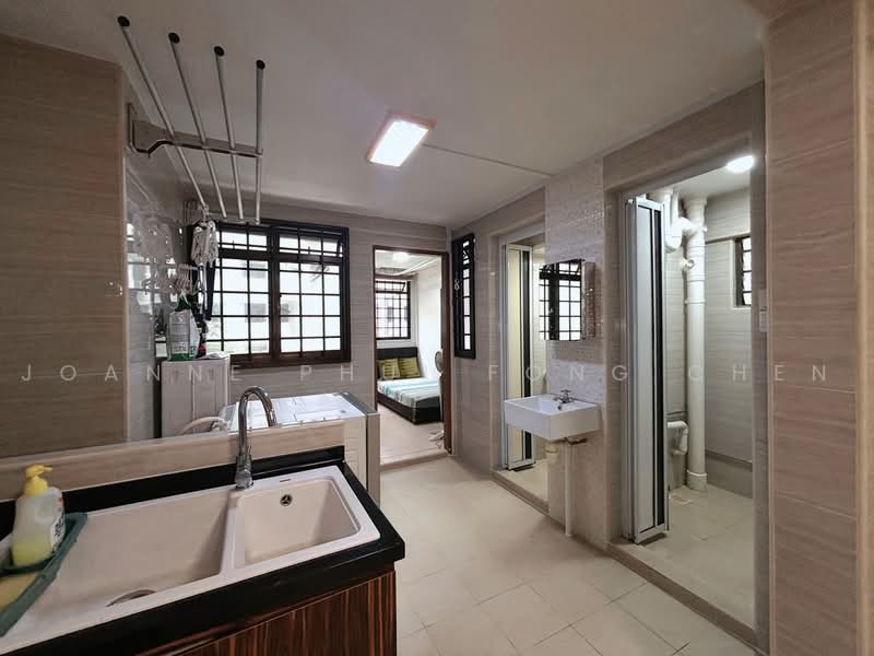 110 Lorong 1 Toa Payoh, 110 Lorong 1 Toa Payoh, Balestier / Toa Payoh, 2 Bedrooms, 699 sqft, HDB Flat For Sale, by Joanne Phui Fong Chen, 500222663 - Kitchen - PropertyGuru.com.sg