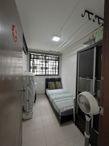 110 Lorong 1 Toa Payoh, 110 Lorong 1 Toa Payoh, Balestier / Toa Payoh, 2 Bedrooms, 699 sqft, HDB Flat For Sale, by Joanne Phui Fong Chen, 500222663 - Bedroom - PropertyGuru.com.sg