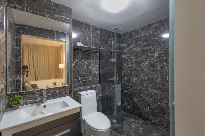 Attitude @ Kim Yam, 1 Kim Yam Road, 1 Bedroom, 600 sqft, Condominium For Rent, by Haikal Nash, 500222664 - Bathroom - PropertyGuru.com.sg