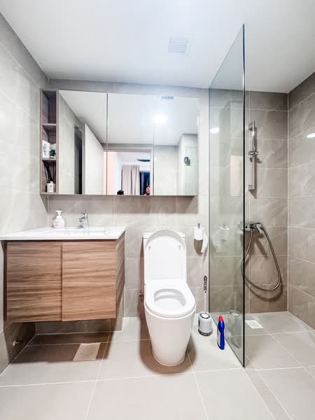 Treasure at Tampines, 1 Tampines Lane, 2 Bedrooms, 657 sqft, Condominium For Rent, by Andrew Yek, 500222665 - Bathroom - PropertyGuru.com.sg