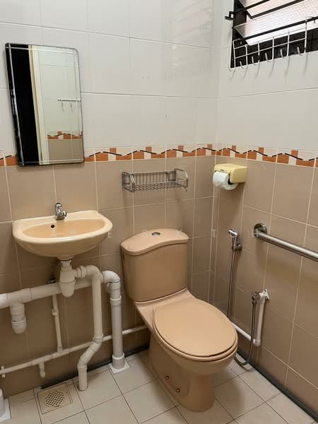 41 Chai Chee Street, 41 Chai Chee Street, Room Rental, 150 sqft, HDB Flat For Rent, by Able S.K Toh, 500222672 - Bathroom - PropertyGuru.com.sg