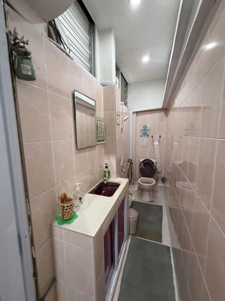 17 Bedok south road, 17 Bedok south road, 1,421 sqft, Medical For Sale, by Joey Tan, 500222673 - Bathroom - CommercialGuru.com.sg