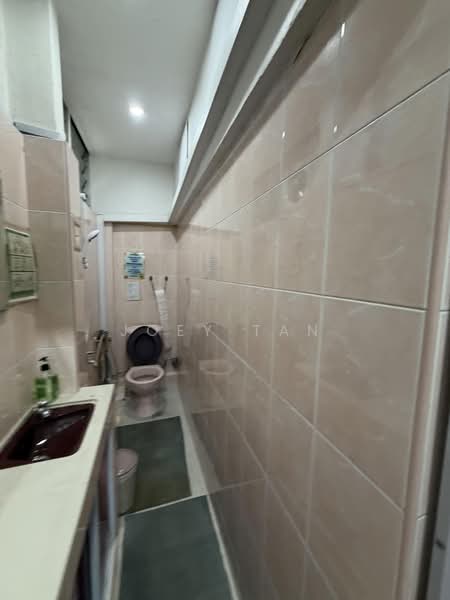 17 Bedok south road, 17 Bedok south road, 1,421 sqft, Medical For Sale, by Joey Tan, 500222673 - Bathroom - CommercialGuru.com.sg