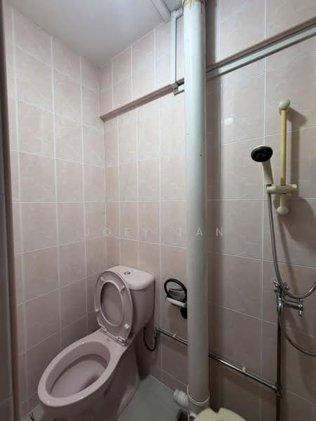 17 Bedok south road, 17 Bedok south road, 1,421 sqft, Medical For Sale, by Joey Tan, 500222673 - Bathroom - CommercialGuru.com.sg