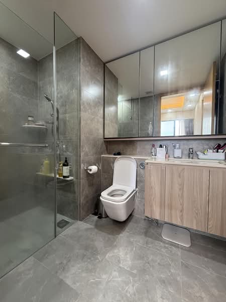 Twin VEW, 91 West Coast Vale, 2 Bedrooms, 732 sqft, Condominium For Sale, by Jenny Lee, 500222675 - Bathroom - PropertyGuru.com.sg