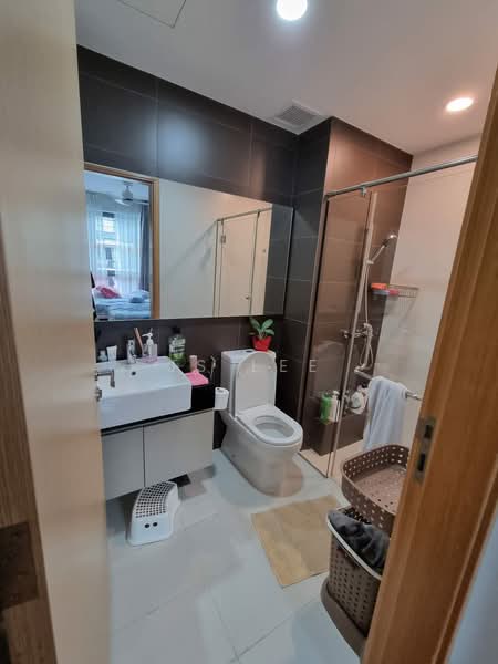 Esparina Residences, 113 Compassvale Bow, 3 Bedrooms, 1,163 sqft, Executive Condominium For Sale, by JS Lee, 500222685 - Bathroom - PropertyGuru.com.sg