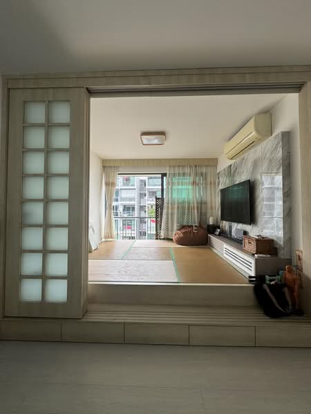 Esparina Residences, 113 Compassvale Bow, 3 Bedrooms, 1,163 sqft, Executive Condominium For Sale, by JS Lee, 500222685 - Living Room - PropertyGuru.com.sg