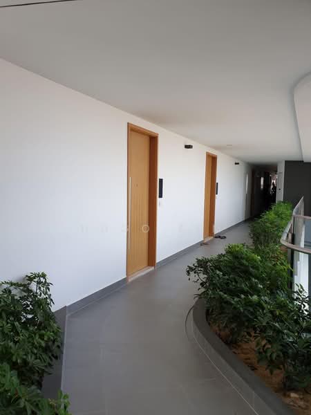 City Gate, 371 Beach Road, 1 Bedroom, 250 sqft, Apartment For Rent, by Hugo Sim, 500222691 - Corridor - PropertyGuru.com.sg