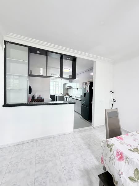 909 Jurong West Street 91, 909 Jurong West Street 91, 3 Bedrooms, 1,162 sqft, HDB Flat For Sale, by Nona Kirana, 500222693 - Kitchen - PropertyGuru.com.sg