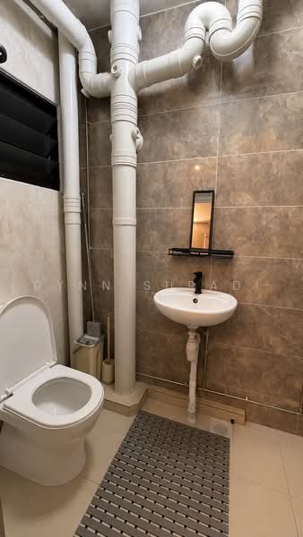 291B Compassvale Street, 291B Compassvale Street, 3 Bedrooms, 1,184 sqft, HDB Flat For Sale, by Dynn Suradi, 500222700 - Bathroom - PropertyGuru.com.sg