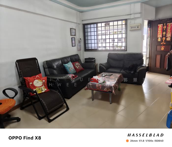 535 Jurong West Street 52, 535 Jurong West Street 52, 2 Bedrooms, 721 sqft, HDB Flat For Sale, by Felicia Quek (郭慧芬) Hwee Hoon, 500222702 - Living Room - PropertyGuru.com.sg