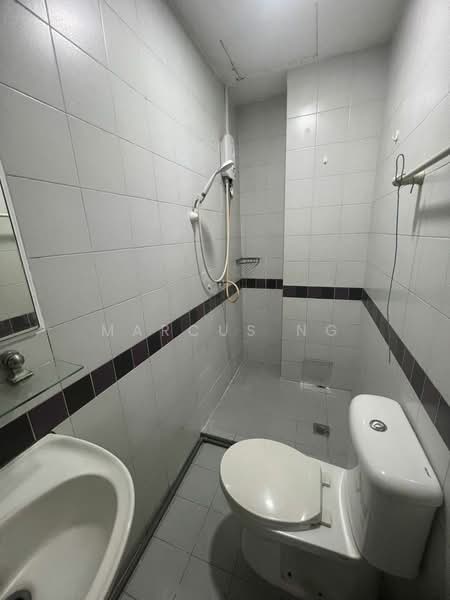 Canberlin Apartments, 60 Lorong 16 Geylang, Room Rental, 150 sqft, Condominium For Rent, by Marcus Ng, 500222704 - Bathroom - PropertyGuru.com.sg