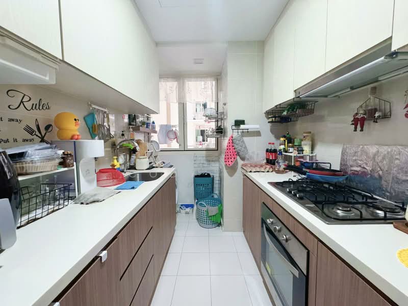 Watercolours, 25 Pasir Ris Link, 3 Bedrooms, 1,044 sqft, Executive Condominium For Sale, by Cody Teo, 500222707 - Kitchen - PropertyGuru.com.sg