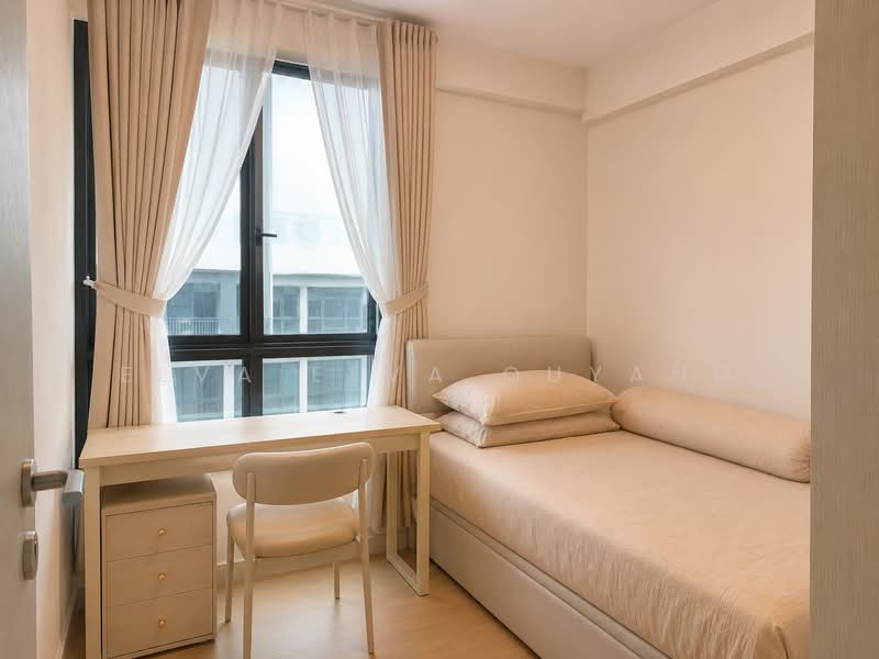 Cheap Cheap Cheap 3B2B at Treasure at Tampines, , 3 Bedrooms, 947 sqft, Condominium For Sale, by Elva Elva Ouyang, 500222726 - Bedroom - PropertyGuru.com.sg