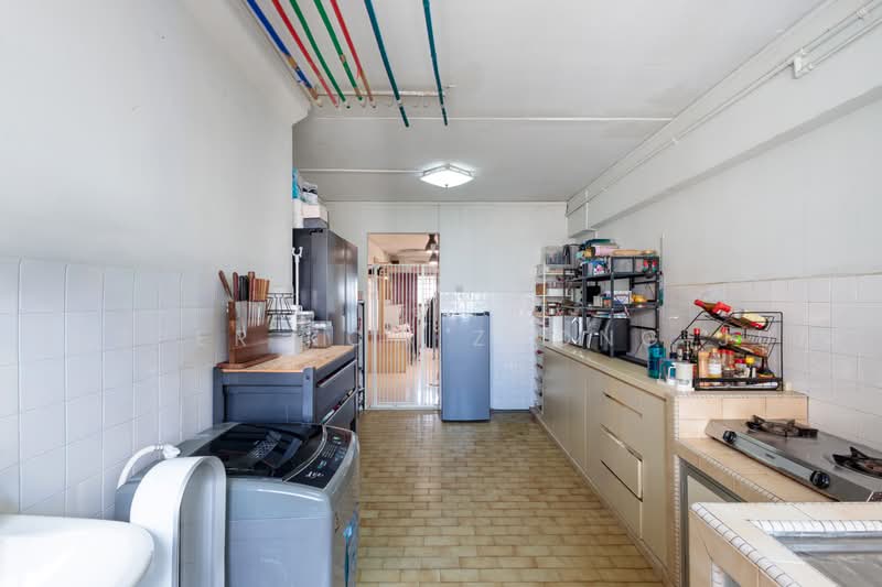 808 Tampines Avenue 4, 808 Tampines Avenue 4, 2 Bedrooms, 786 sqft, HDB Flat For Sale, by Jesper Kow Zhong Jun, 500222737 - Kitchen - PropertyGuru.com.sg