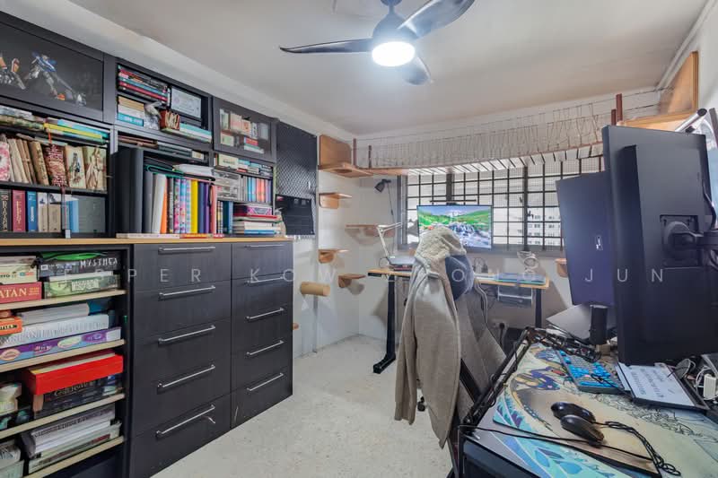 808 Tampines Avenue 4, 808 Tampines Avenue 4, 2 Bedrooms, 786 sqft, HDB Flat For Sale, by Jesper Kow Zhong Jun, 500222737 - Study - PropertyGuru.com.sg