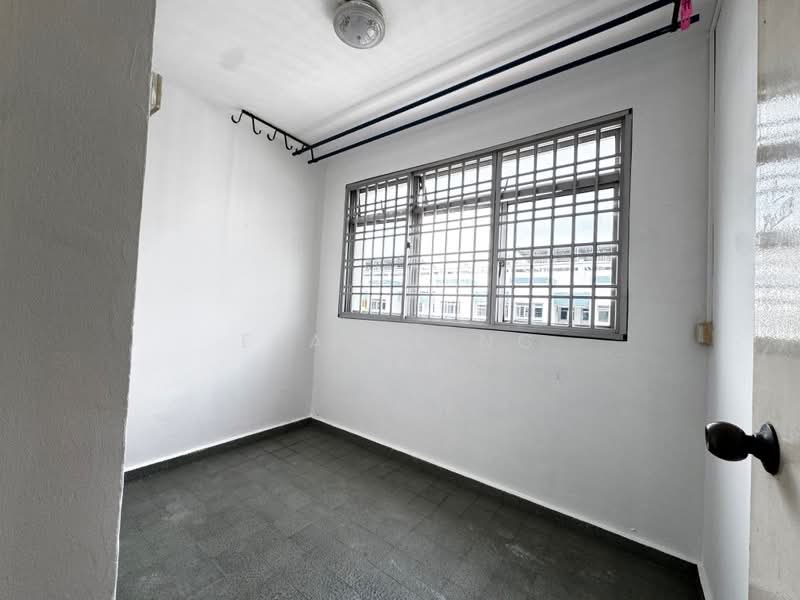 345 Ang Mo Kio Avenue 3, 345 Ang Mo Kio Avenue 3, 2 Bedrooms, 785 sqft, HDB Flat For Sale, by Elaine Ng, 500222738 - Utility room - PropertyGuru.com.sg