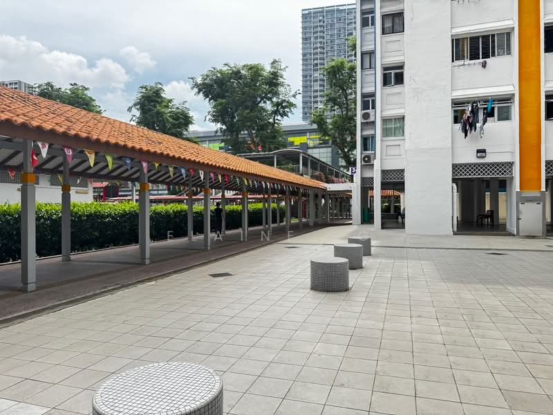 345 Ang Mo Kio Avenue 3, 345 Ang Mo Kio Avenue 3, 2 Bedrooms, 785 sqft, HDB Flat For Sale, by Elaine Ng, 500222738 - Sheltered walkway to AMK Hub and AMK MRT - PropertyGuru.com.sg