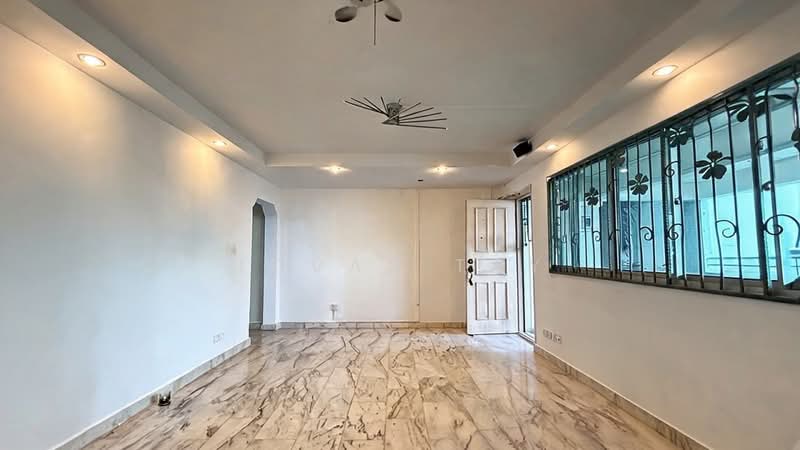 231 Yishun Street 21, 231 Yishun Street 21, 3 Bedrooms, 1,055 sqft, HDB Flat For Sale, by Jovan Tay, 500222739 - Living Room - PropertyGuru.com.sg