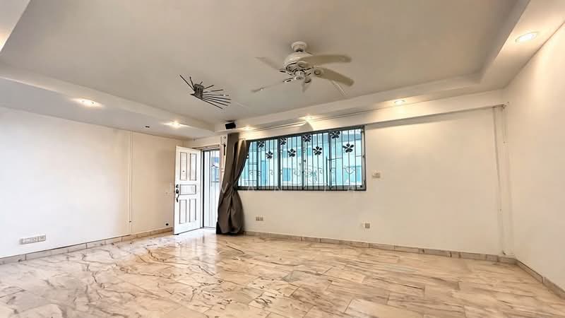 231 Yishun Street 21, 231 Yishun Street 21, 3 Bedrooms, 1,055 sqft, HDB Flat For Sale, by Jovan Tay, 500222739 - Living Room - PropertyGuru.com.sg