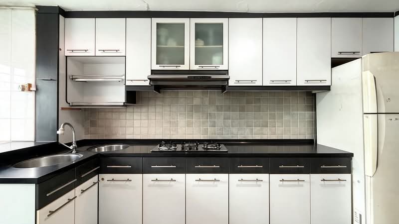 231 Yishun Street 21, 231 Yishun Street 21, 3 Bedrooms, 1,055 sqft, HDB Flat For Sale, by Jovan Tay, 500222739 - Kitchen - PropertyGuru.com.sg
